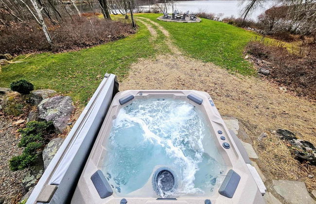 Waterside Haven by Avantstay Lakefront Hot Tub Game Room Fire Pit - Photo 40