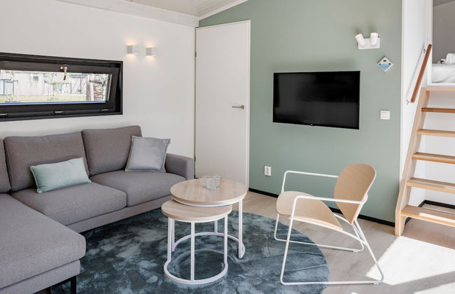 Comfortable Lodge in a Holiday Park - Foto 1