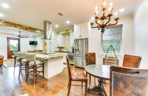 Chic Louisiana Retreat - Balcony and River Views! - Foto 8