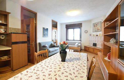 3 Bedroom Amazing Apartment In Lamon - Foto 2