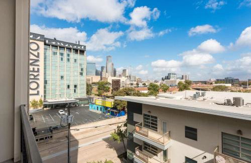 Sleek loft style 2BR I Gym I Parking I Workspace - Foto 15