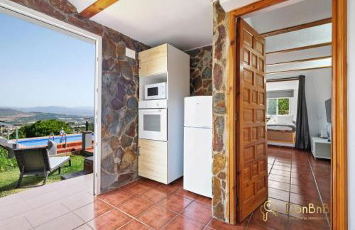 Casa de 2 dormitorios con piscina privada y desayuno incluido en Alhaurin - Photo 2