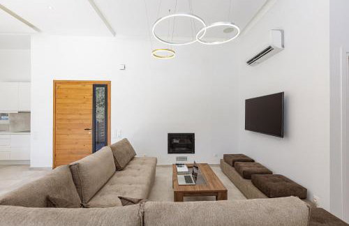 Mandana Villa - With Heated Pool & Jacuzzi - Foto 30