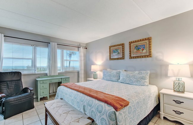 Spacious Oceanfront Condo, Easy Access to Private Fishing Pier by RedAwning - Foto 2