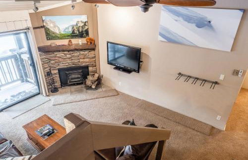 New Listing 2 bedroom and Loft 2 bath Summit E Bldg 16 condo sleeps 8 Steps to Eagle Lodge Chair 15 - Foto 8