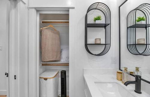 Downtown Oasis Rooftop with Skyline View - Foto 37