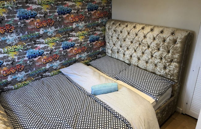 Lovely 3-bed House in Farnham Royal Slough - Foto 2