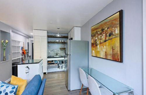 Stylish and Pet-Friendly Apartment in Beacon - Photo 7