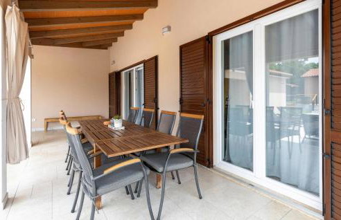 Beautiful Home In Kunj With Wifi - Photo 25