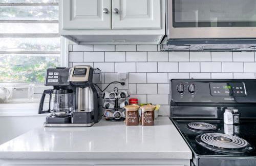 Jungle House Columbus Short North Downtown Free Parking - Steps to Convention Center & Nationwide Arena - 1BR Luxury Home - Sleeps 6 - Over 5,800 Five Star Stays - Foto 66