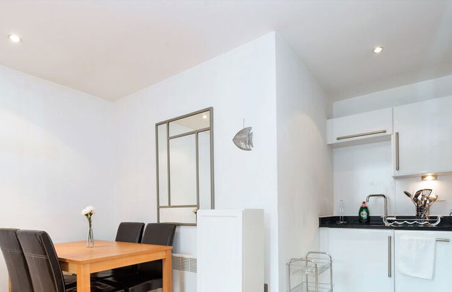 The Chamber Suites - Photo 7