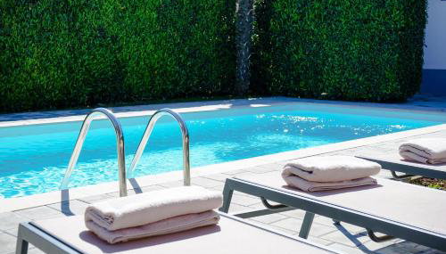 Leon with Private Pool - Foto 3, sunbed, towels