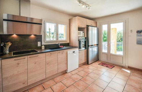 Nice Home In Ste-Anastasie-Sissole - Photo 7