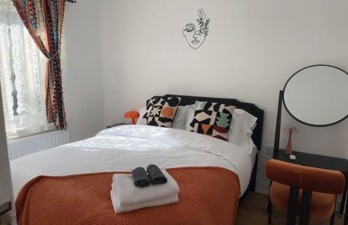 Stylish One Bedroom Apartment - Photo 9