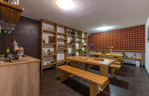 Gorgeous Home In Mravince With Sauna - Photo 5