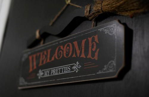 It’s Showtime-Book Lally’s House! Steps to Common! - Foto 28