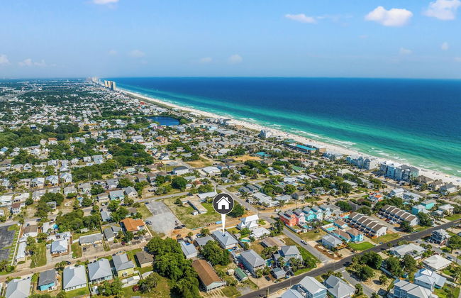 Charming 3/2 Beach House w/ Pool & Golf Cart Included - 1 Min Walk to Beach - Foto 44