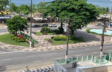 Recém Reformado com dois dormitório com ar condicionado - Foto 1