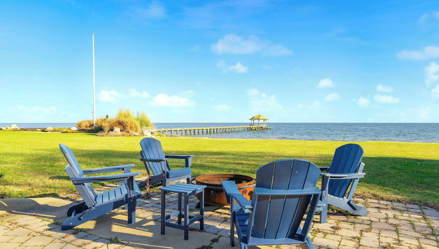 Bay Estate Luxe Waterfront Home w/ Private Pier, Main+guest House, Bay Views - Foto 4, Interior