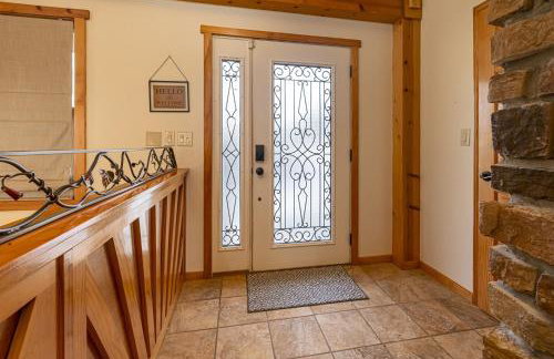 3BR Home w Hot Tub & Sunset Views Near SIUC - Foto 12