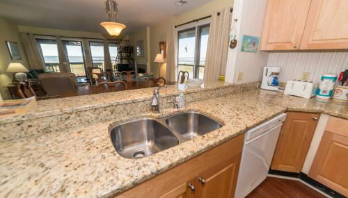 Harbor Island Beachside House - Photo 3