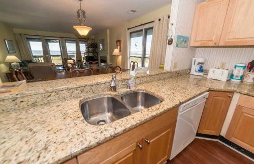 Harbor Island Beachside House - Photo 3