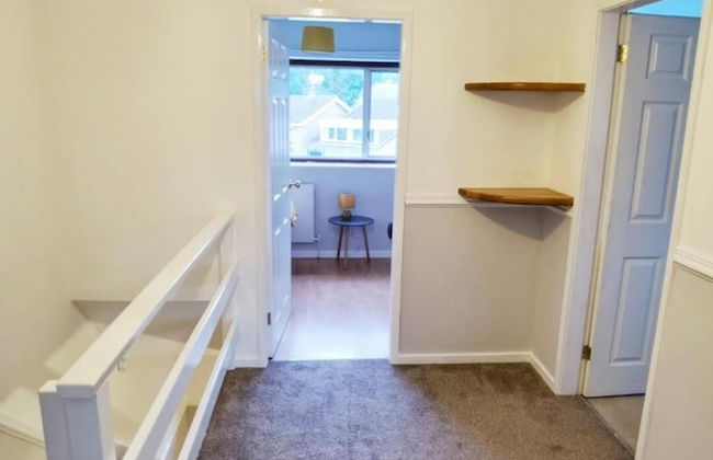 5 Bedroomed House Available for Guests and Contractors Wifi Parking - Foto 18