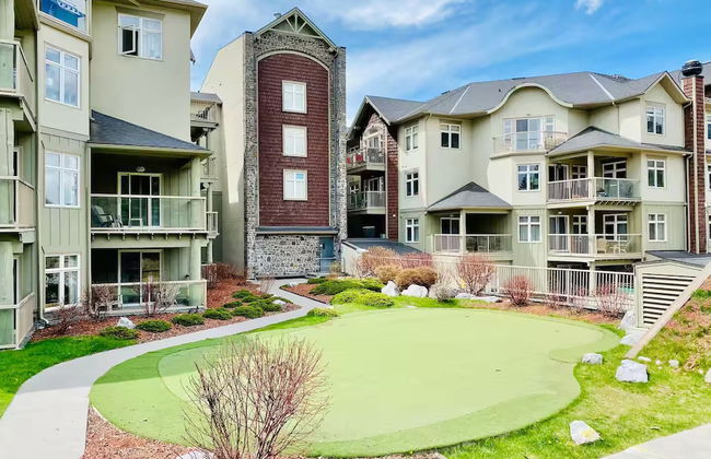 A Lovely Studio with Full Kitchen & AC - Photo 14