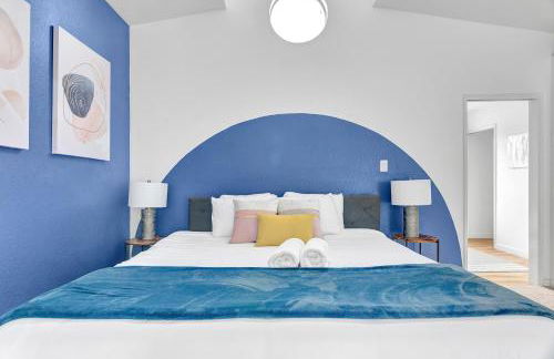 Modern Family Home w/Pool and Hot Tub - Foto 13