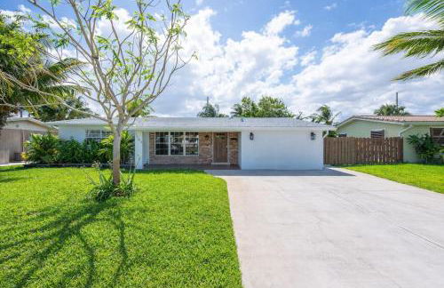 Ventur Tropical w Hot Tub Close to Beach - Photo 22