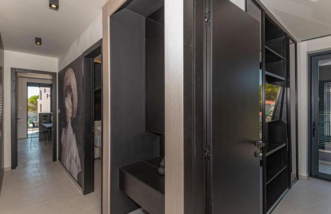 Luxury Contemporary Villa in Vodice With Pool, Sauna and Hot Tub - Foto 2