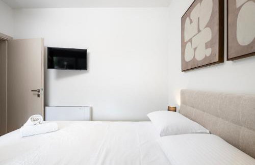 Estia Comfort Stay - Photo 20
