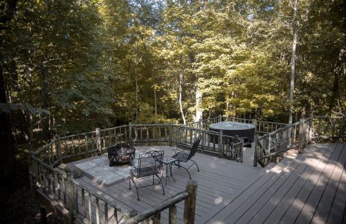 Rustic Cozy Cabin with Hot-tub in Carbondale, Illinois - Foto 7