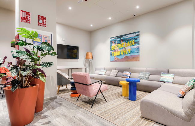 Livensa Living Studios Valencia Marina Real - Photo 13