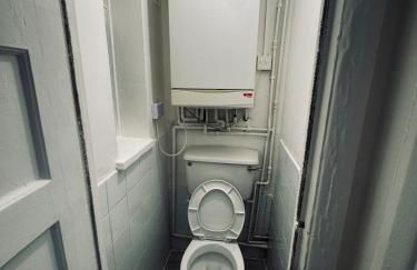 Stylish Wembley Home with Hot Tub, Parking & Garden - Foto 25