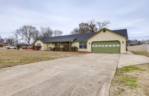 Pool and Large Covered Patio! Decatur Family Getaway - Foto 33