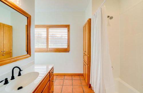 11 Mi to Downtown Denton Spacious Ranch Retreat - Photo 19