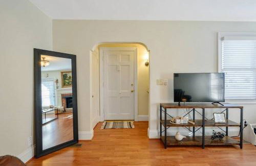 Center St Retreat - 1 Block from Downtown! - Foto 25