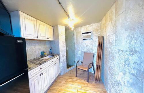 Stylish Beachfront Condo with Balcony & Ocean View - Foto 90