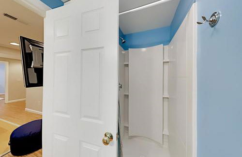 Modern Beach & Town Getaway - Foto 3