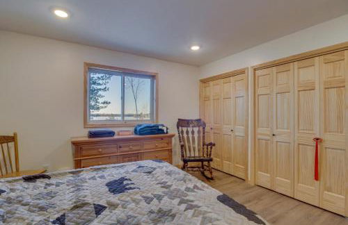 Hines Vacation Rental with Grill Walk to Lake! - Foto 13