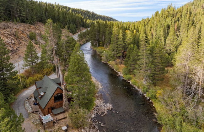 Riversong Lodge by Avantstay Sauna + Hot Tub On The Truckee River - Photo 38
