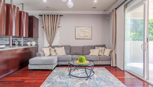 Regal 4 bed with hot tub close to Universal sleeps 15 - Foto 4