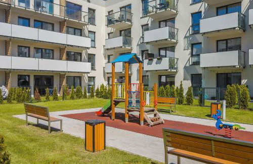 Elegant Apartment with Parking Space and Balcony by Noclegi Renters - Foto 22