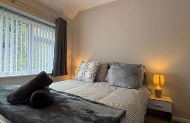 Charming 3 BR - NEC HS2- Long Stays Wifi Parking Airport - Foto 11