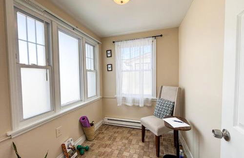 Perfect full private first floor home with convenient amenities - Foto 6