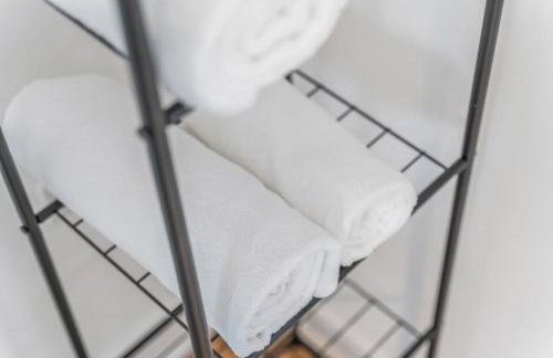 Stylish 4Bed Executive Stay WiFi and Parking - Photo 32