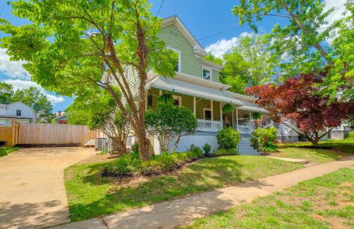 4 Mi to Liberty U Huge Home with Yard and Hot Tub - Foto 29