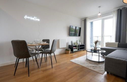 1BR River View - Parking - Sleeps 4 - Foto 8