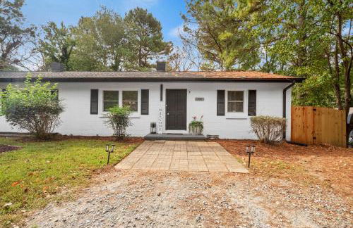 10 Min to Downtown - Desk - Fenced Yard - Wi-Fi - Foto 34